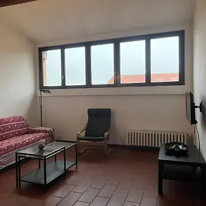 Apartamento Very Close To The Area, Milán